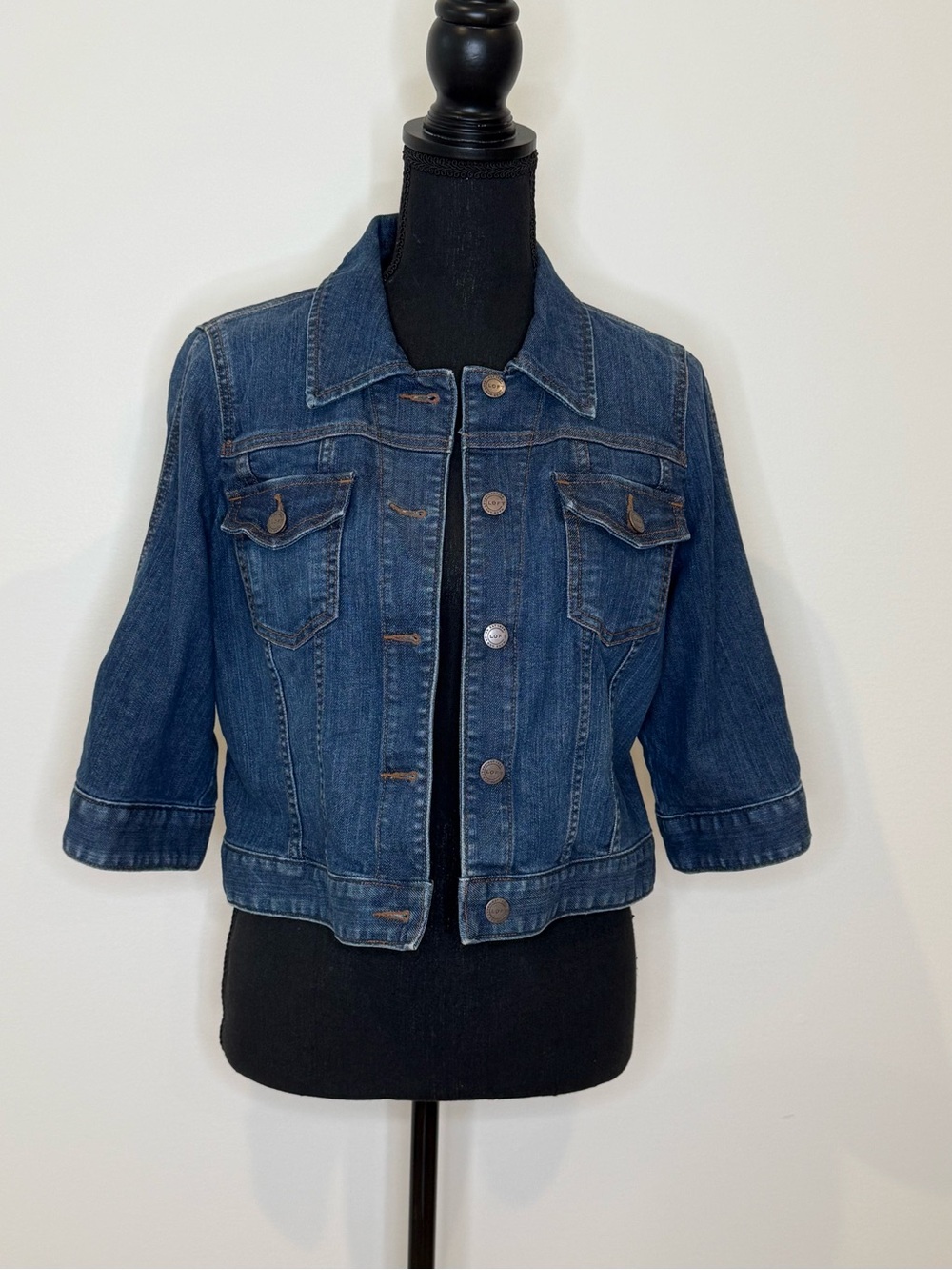 LOFT Outlet Cropped Denim Jacket – Medium